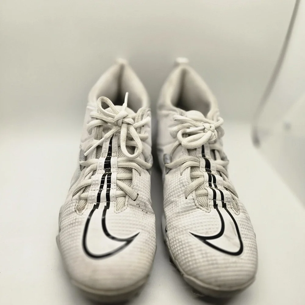 Nike 6Y White FastFlex Alpha Cleats Youth‎ Boy or Girl 6Y -CV0581-109